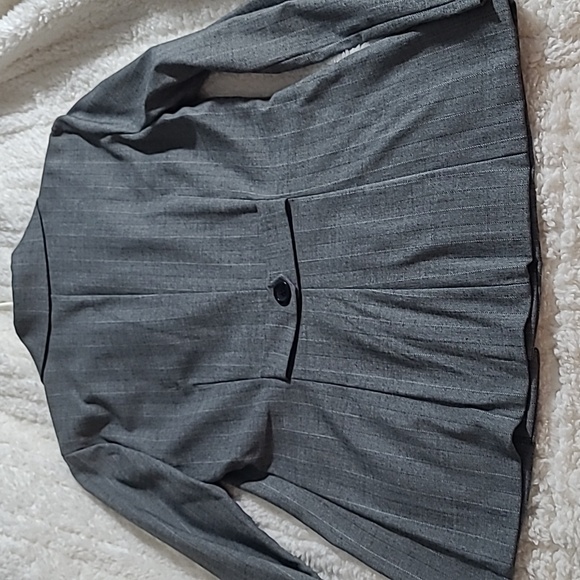 Tangents Women’s Sz 9 Gray Striped 3 Piece Pantsuit with Camisole Top, Blazer - Picture 16 of 16